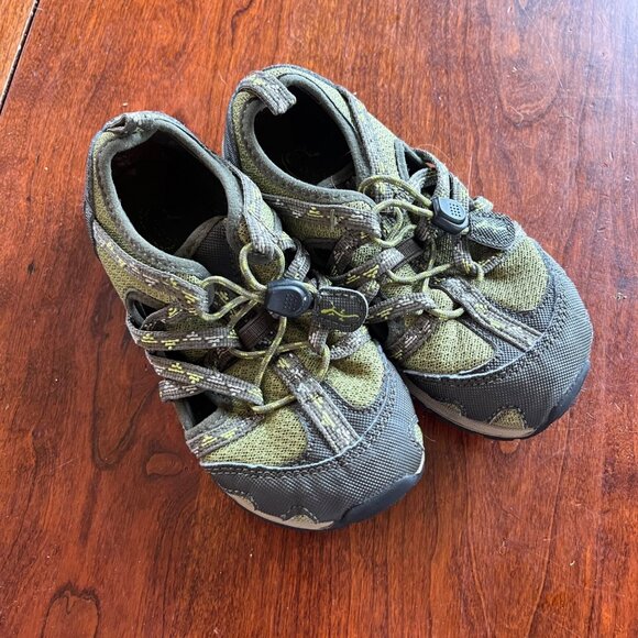 Chaco Kids Durable Green Outdoor‎ Shoes With Adjustable Laces Size 8 - Picture 1 of 6